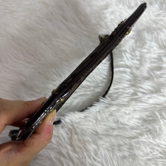 y2k COACH Brown Signature Canvas Studs Wristlet - Picture 3 of 6